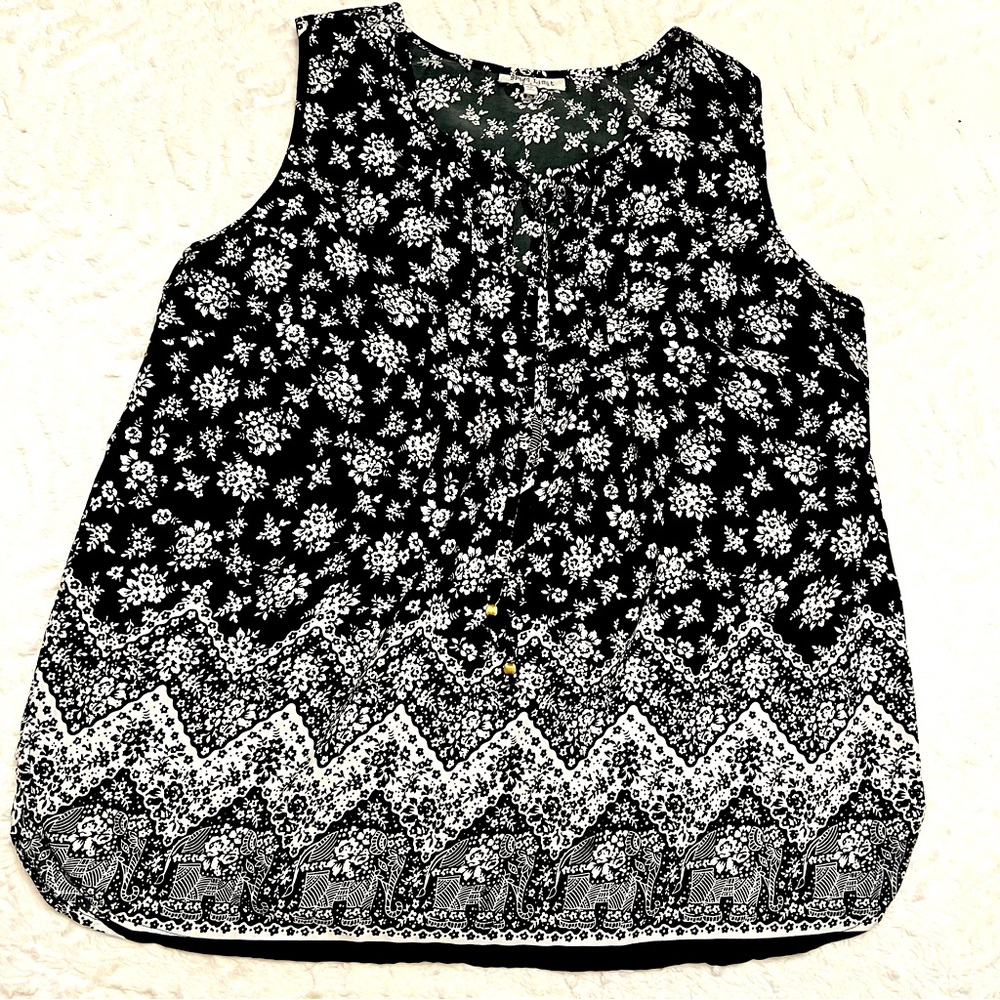 Black and White 2X elephant print sleeveless blouse.